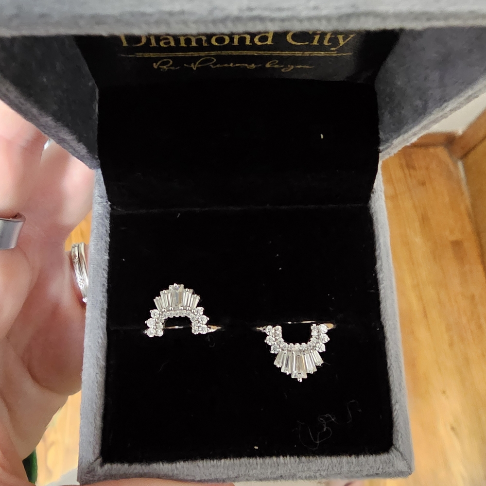 Diamond Supply Co. Radiant Silver Earrings